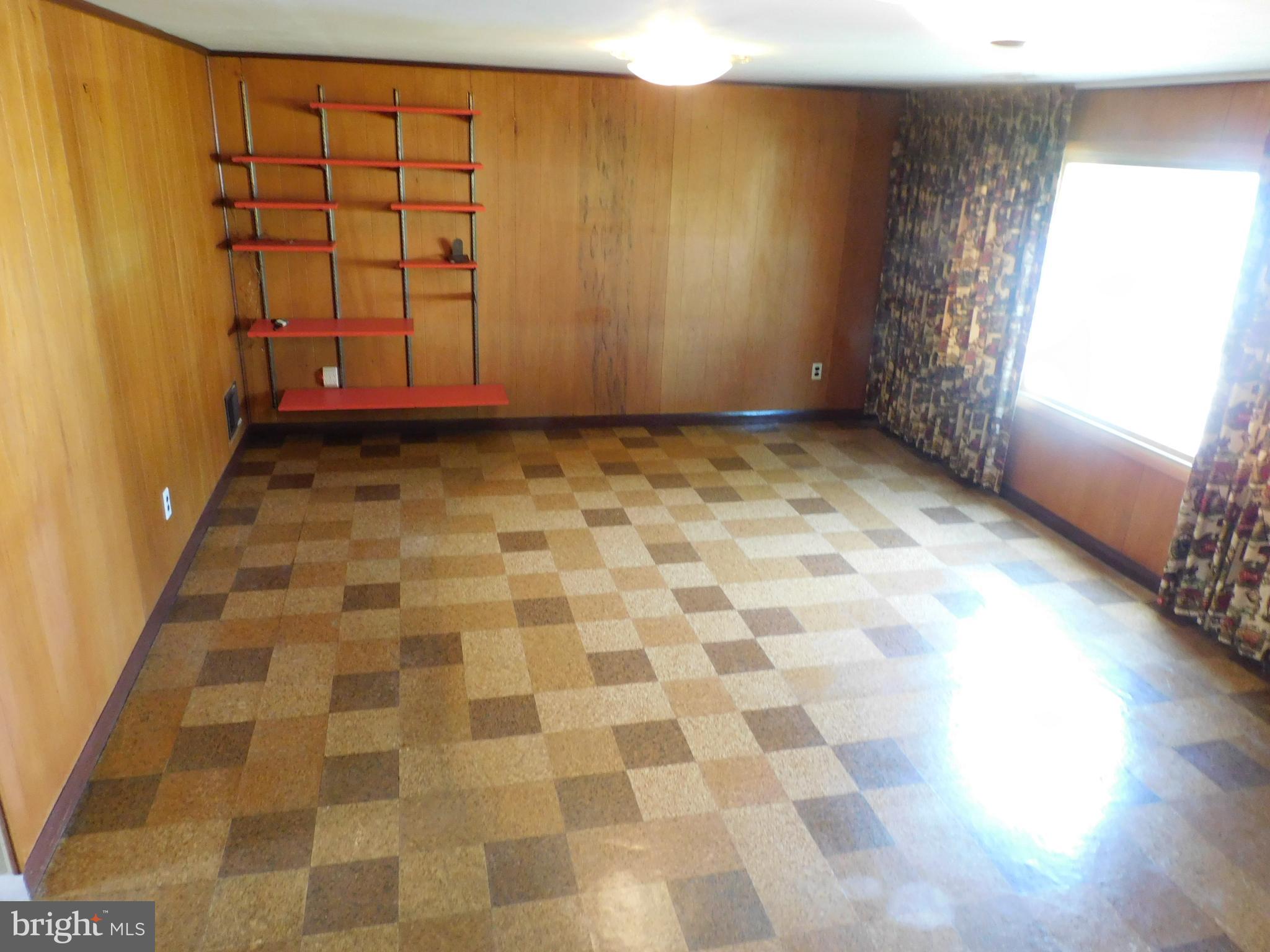 723 Charette Road Philadelphia, PA 19115 - Photo 14 of 25 Recreation room area