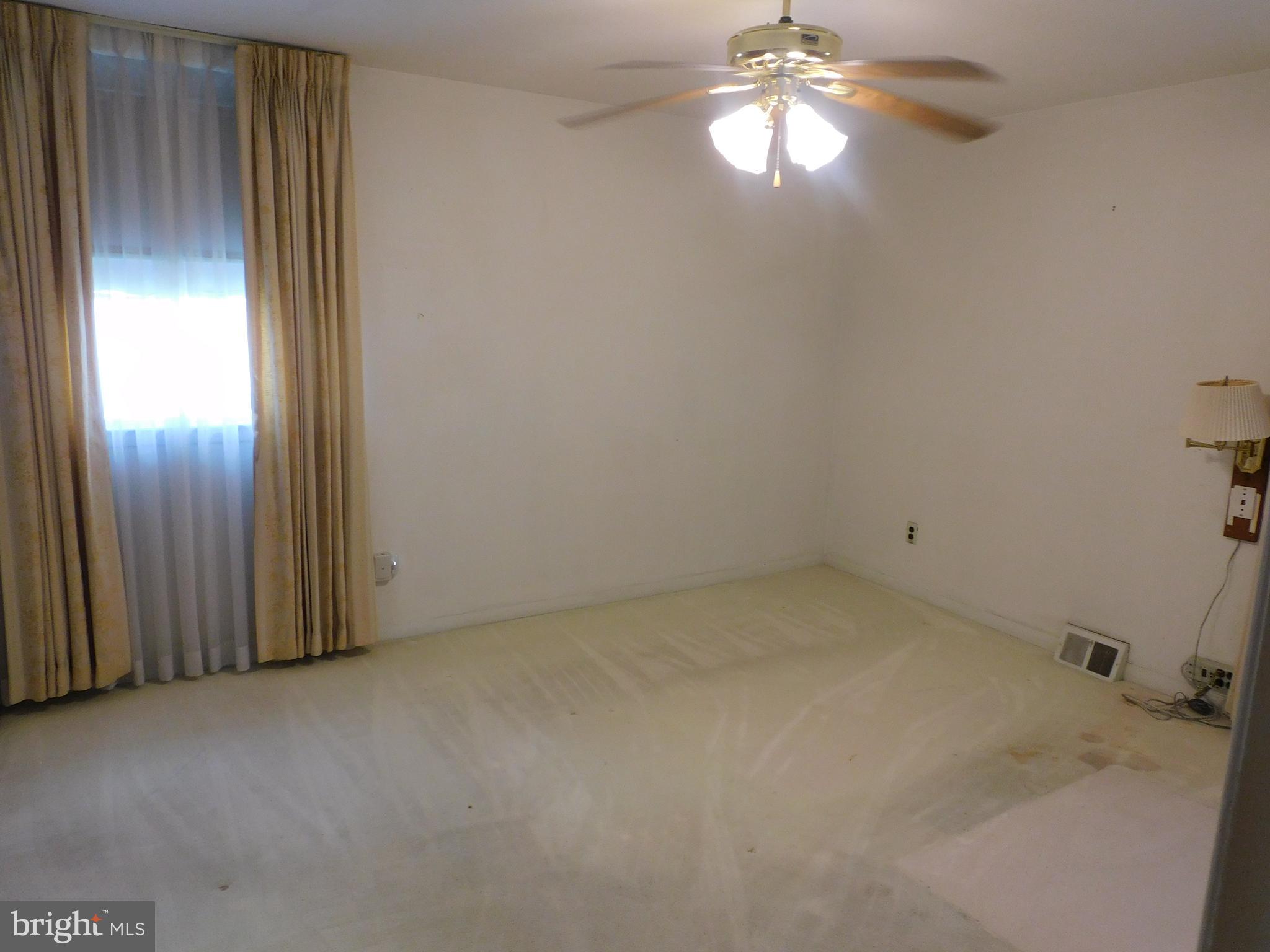 723 Charette Road Philadelphia, PA 19115 - Photo 19 of 25 Main 3rd floor bedroom