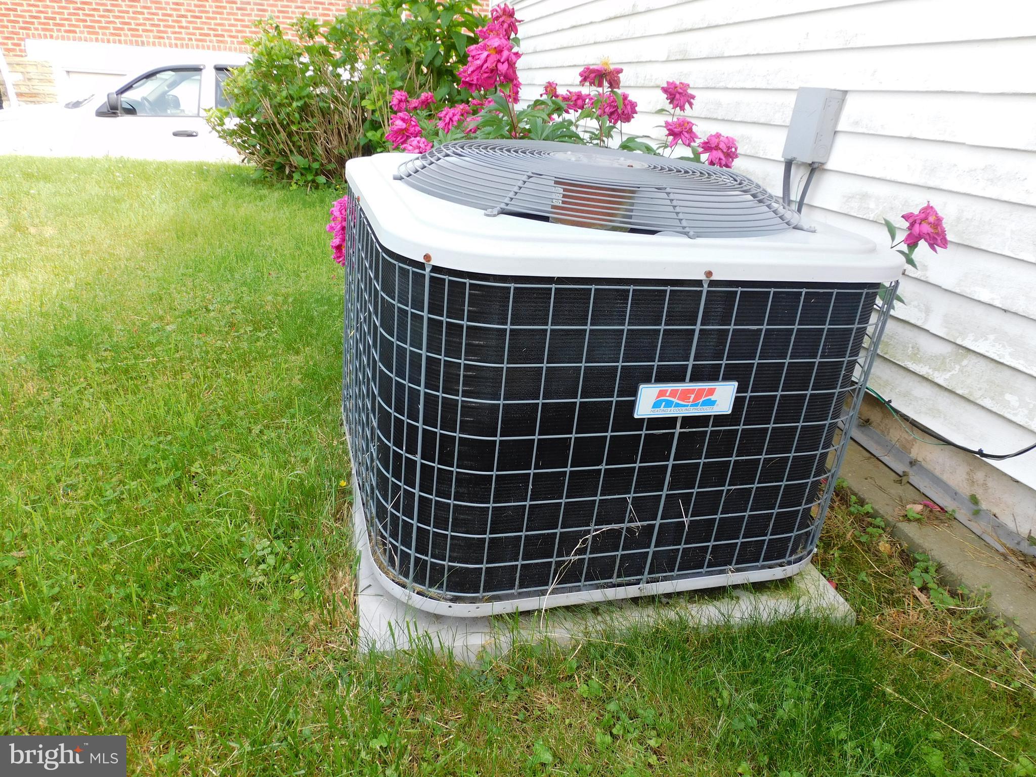 723 Charette Road Philadelphia, PA 19115 - Photo 6 of 25 Central Air conditioning