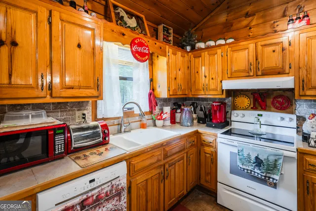 a living room filled with furniture