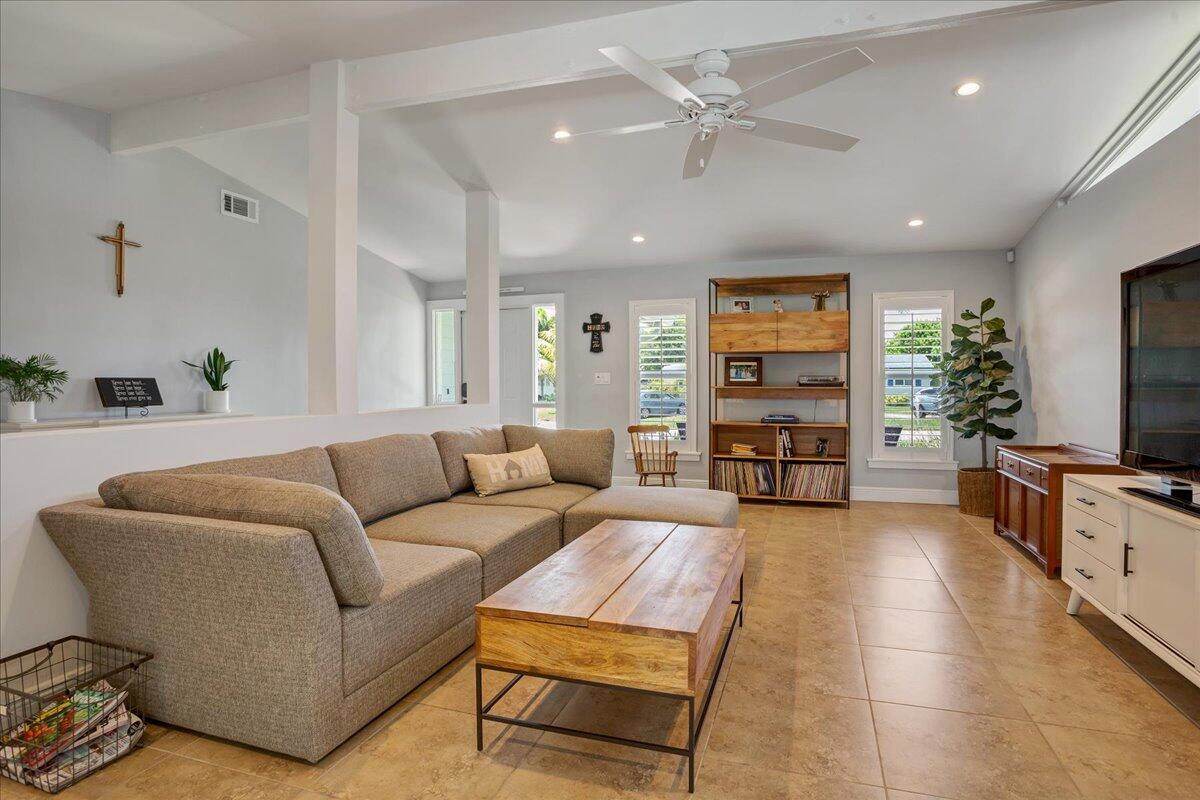 1110 Southwest 15th Street Boca Raton, FL 33486 - Photo 3 of 41 03-IMG_6923