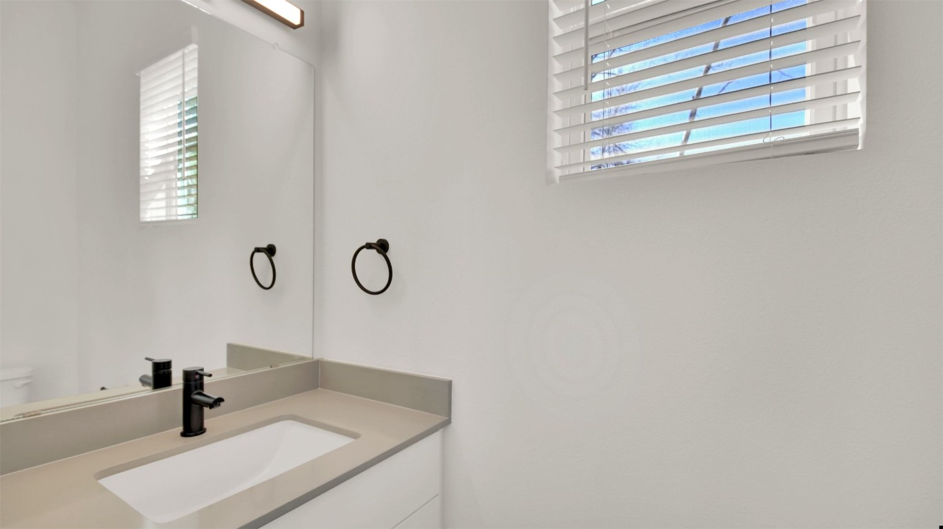 1106 Begonia Terrace, Unit 1 Austin, TX 78741 - Photo 17 of 31