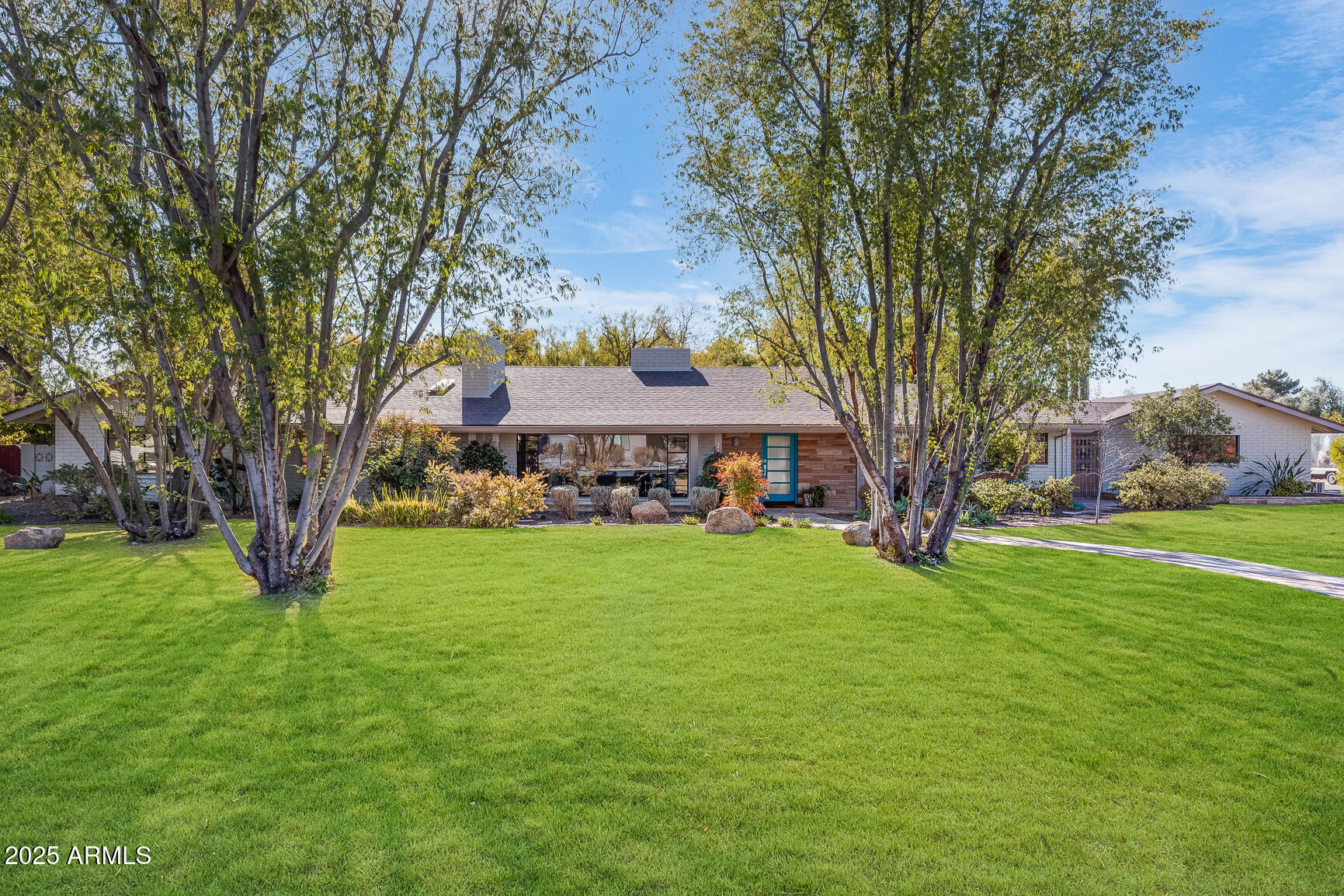 245 West Berridge Lane Phoenix, AZ 85013 - Photo 2 of 50 Curb appeal