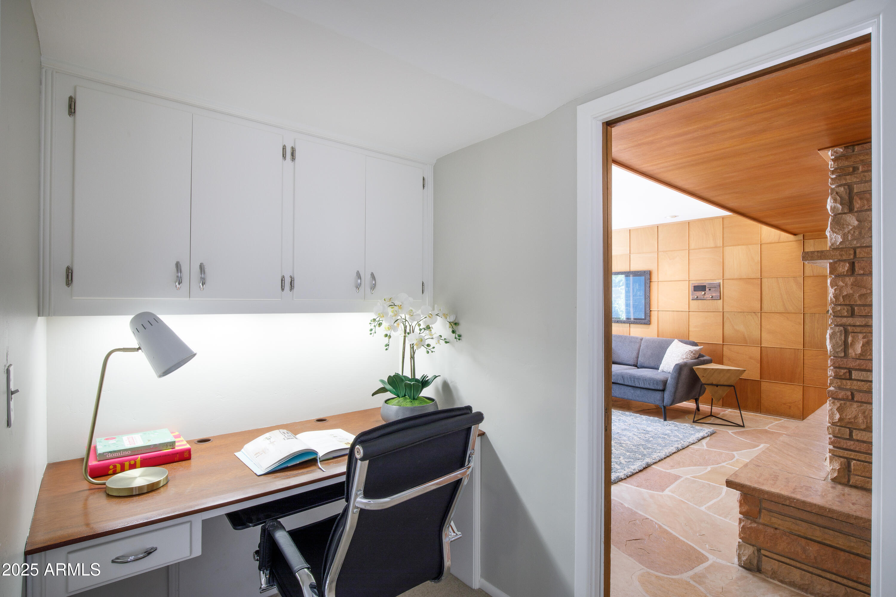 245 West Berridge Lane Phoenix, AZ 85013 - Photo 32 of 50 Desk area