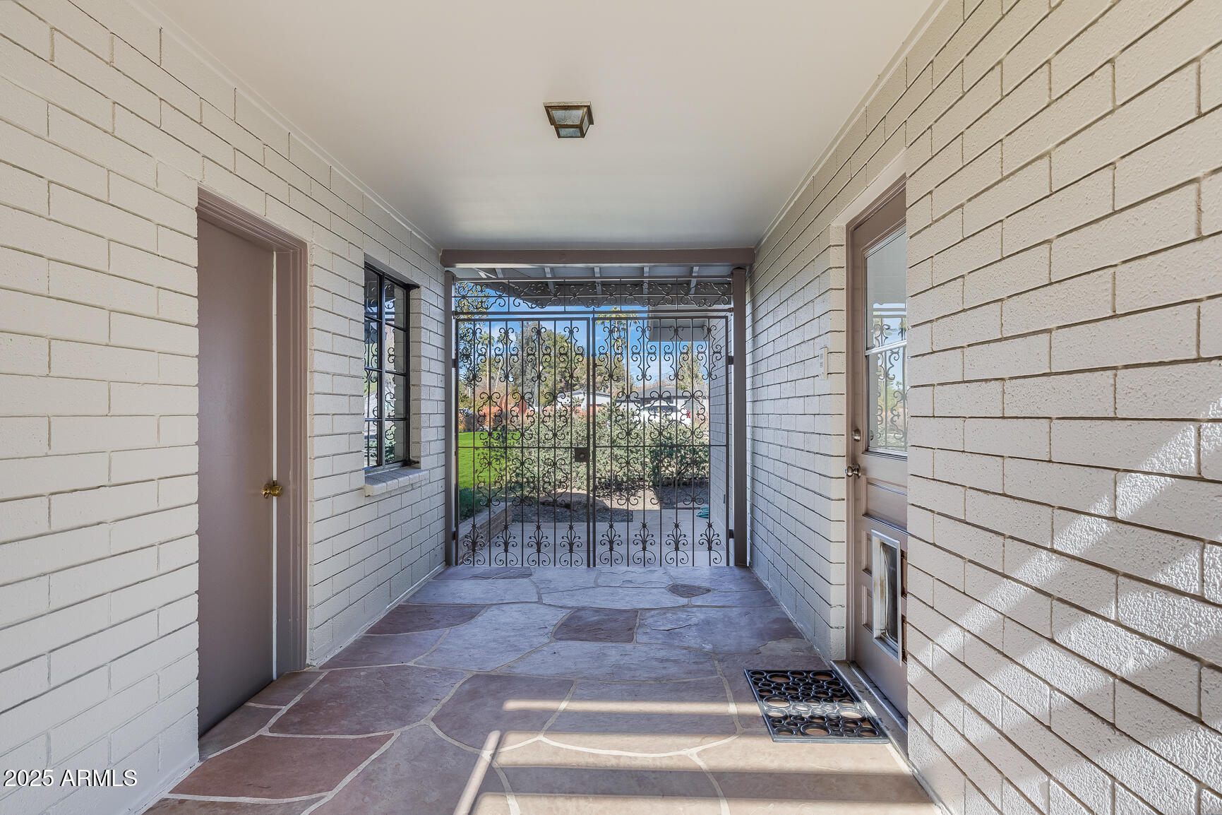245 West Berridge Lane Phoenix, AZ 85013 - Photo 45 of 50 Breezeway