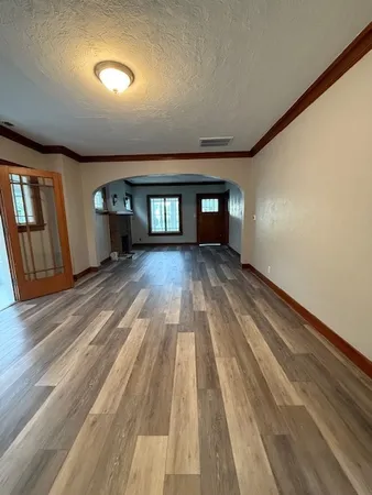 $2,800 | 421 North Hough Street, Barrington, IL 60010