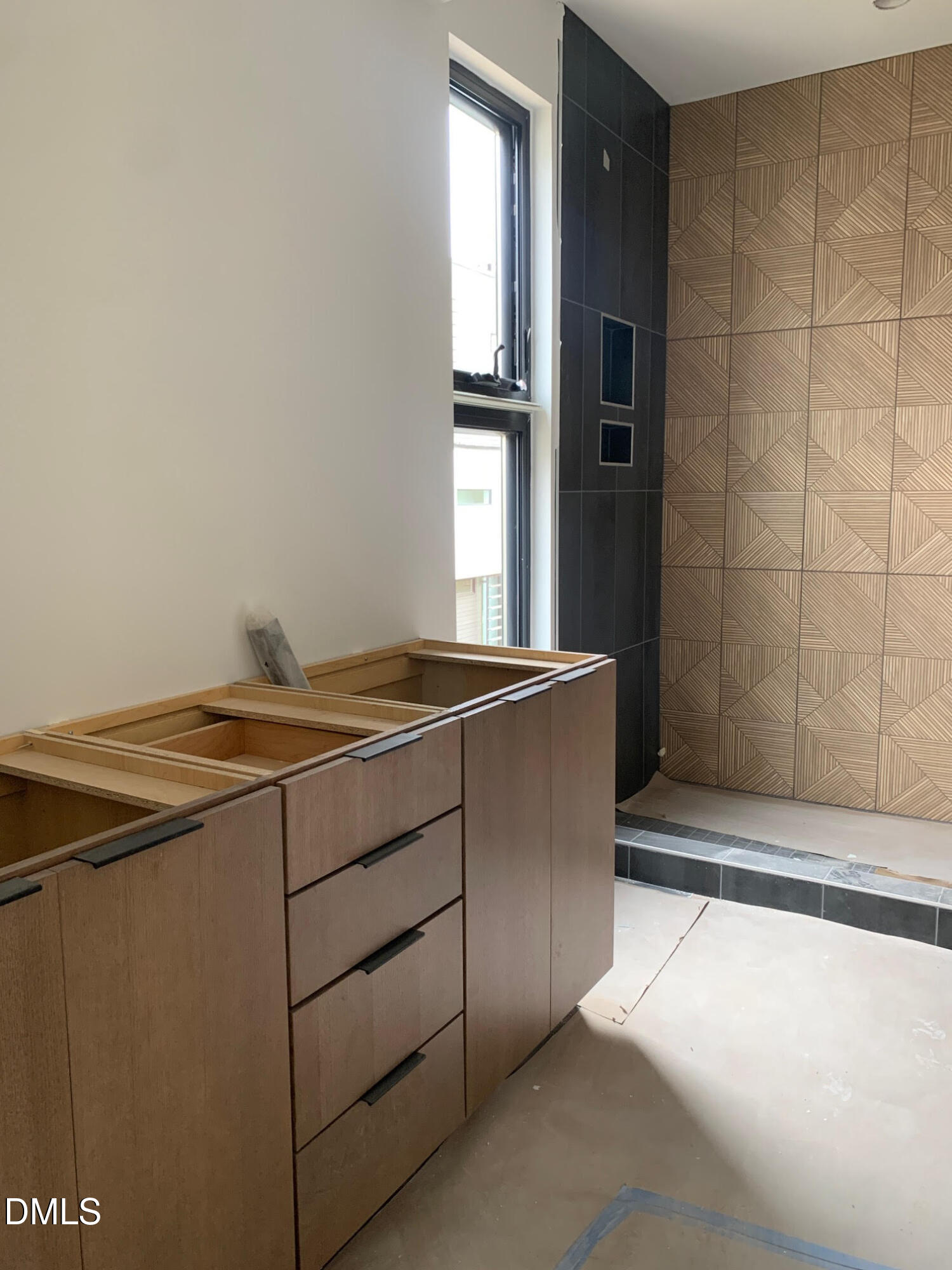 512 Gordon Street, Unit 901 Durham, NC 27701 - Photo 22 of 32 a room with a bed and window