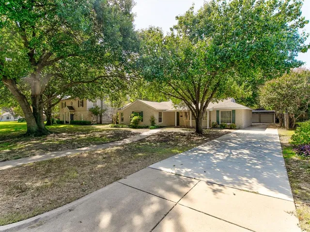 $700,000 | 3727 West Biddison Street, Fort Worth, TX 76109