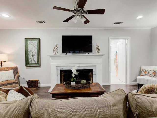 $700,000 | 3727 West Biddison Street, Fort Worth, TX 76109