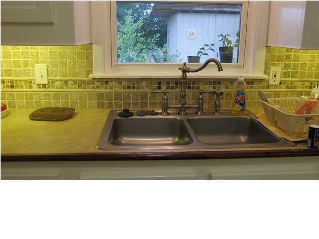 2045 Melvin Road Pearl, MS 39208 - Photo 6 of 25 Kitchen Sink