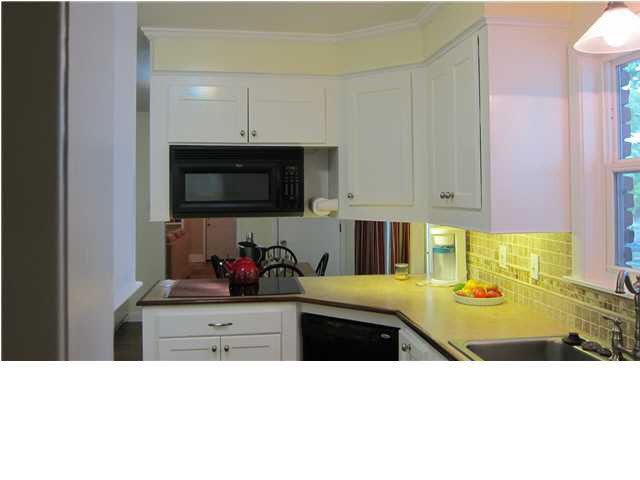 2045 Melvin Road Pearl, MS 39208 - Photo 8 of 25 Kitchen