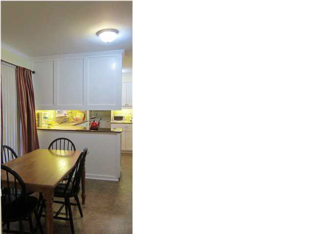 2045 Melvin Road Pearl, MS 39208 - Photo 10 of 25 View From Breakfast area to kitchen