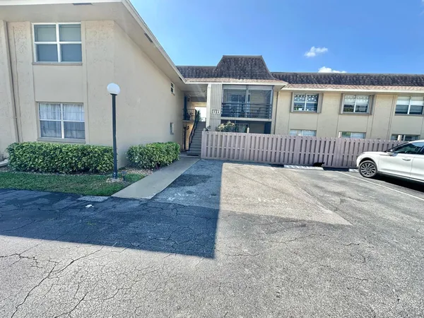 $2,400 | 1271 Northwest 13th Street, Unit 361E, Boca Raton, FL 33486