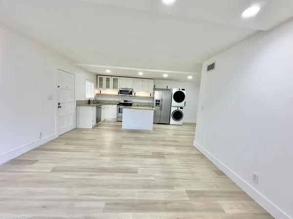 $2,400 | 1271 Northwest 13th Street, Unit 361E, Boca Raton, FL 33486