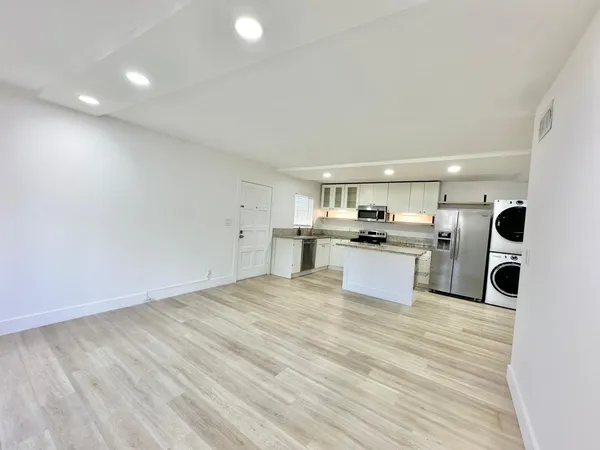 $2,400 | 1271 Northwest 13th Street, Unit 361E, Boca Raton, FL 33486