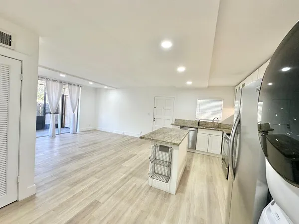 $2,400 | 1271 Northwest 13th Street, Unit 361E, Boca Raton, FL 33486