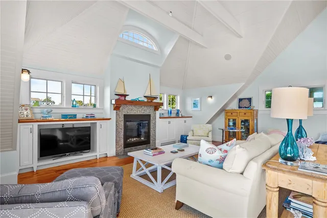 $3,650,000 | 140 Tuckerman Avenue, Middletown, RI 02842