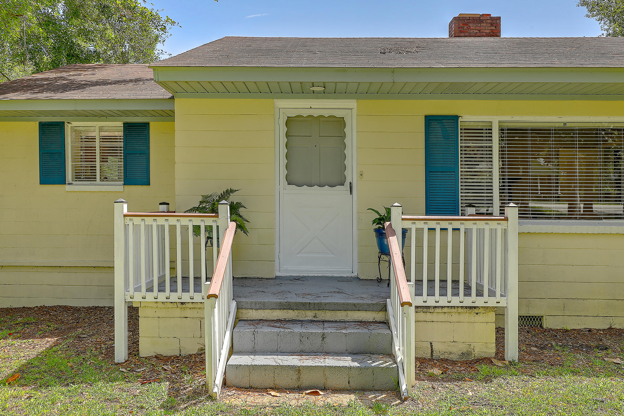 1528 Pinopolis Road Moncks Corner, SC 29461 - Photo 4 of 49 1R3A2266_67_68_69_70_71_72