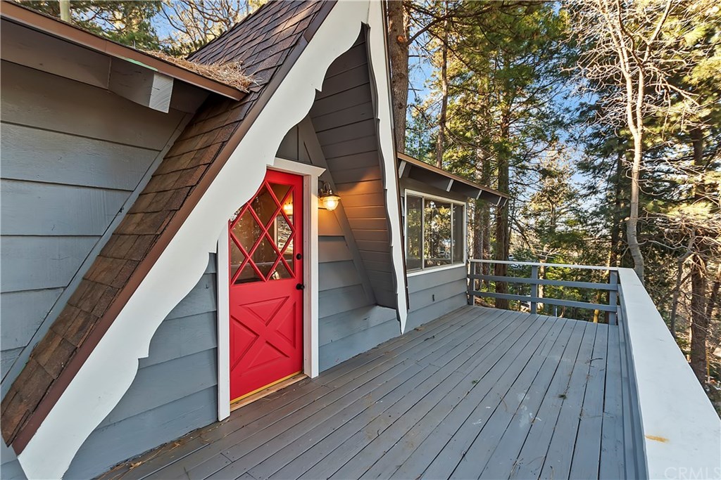 962 Coulter Pine Road Crestline, CA 92325 - Photo 20 of 25 a view of outdoor space with deck and an outdoor space