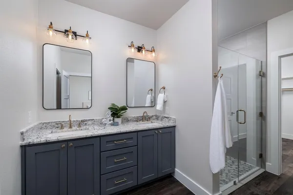 $514,000 | 621 Oaklawn Drive, River Oaks, TX 76114