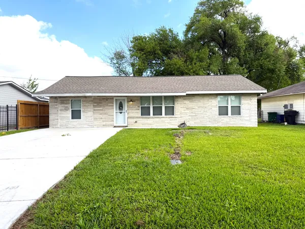 $1,700 | 5763 Westover Street, Houston, TX 77033