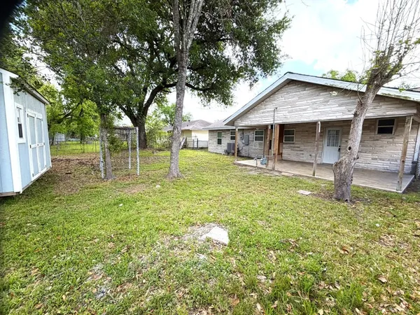 $1,700 | 5763 Westover Street, Houston, TX 77033
