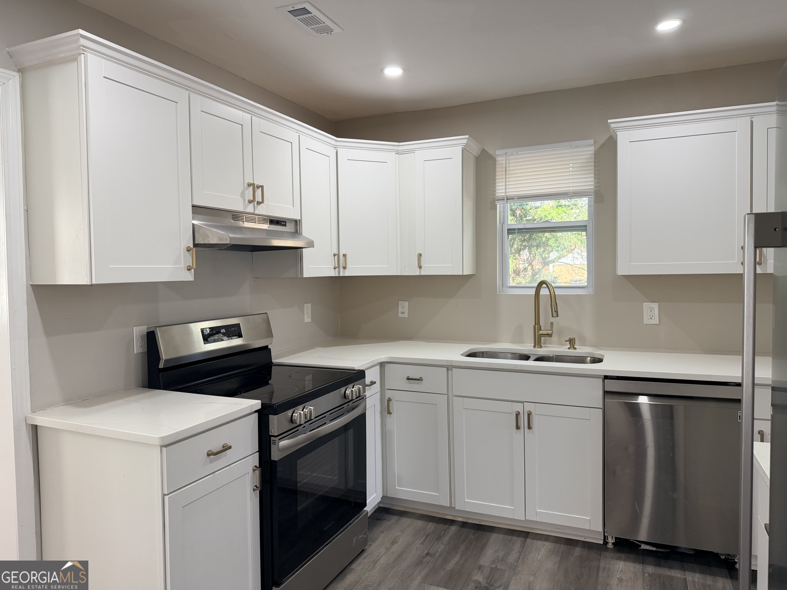 1433 Midview Drive Decatur, GA 30032 - Photo 5 of 24