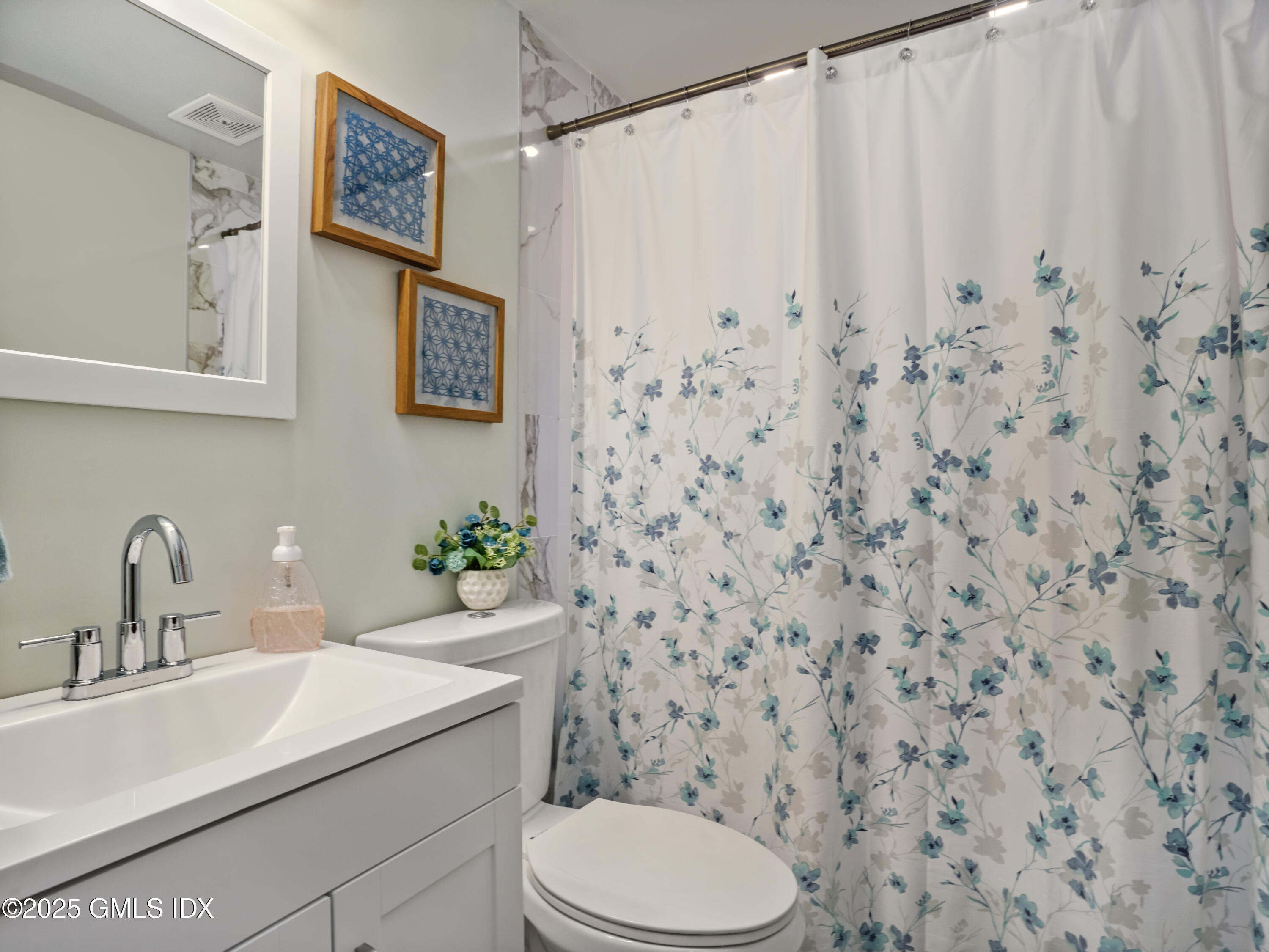 48 Meyer Place Riverside, CT 06878 - Photo 11 of 24 Full Bath