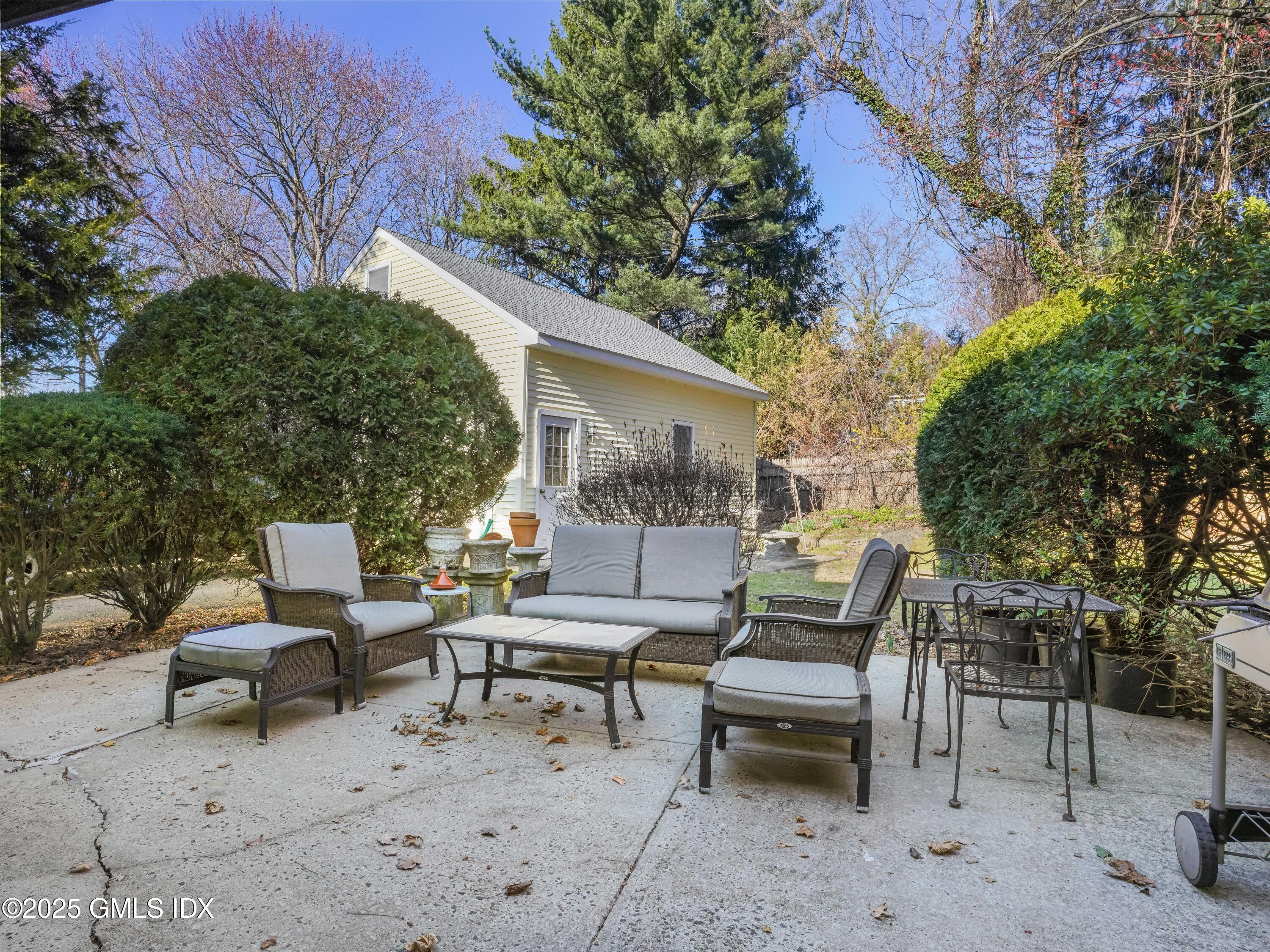 48 Meyer Place Riverside, CT 06878 - Photo 18 of 24 Outdoor Terrace