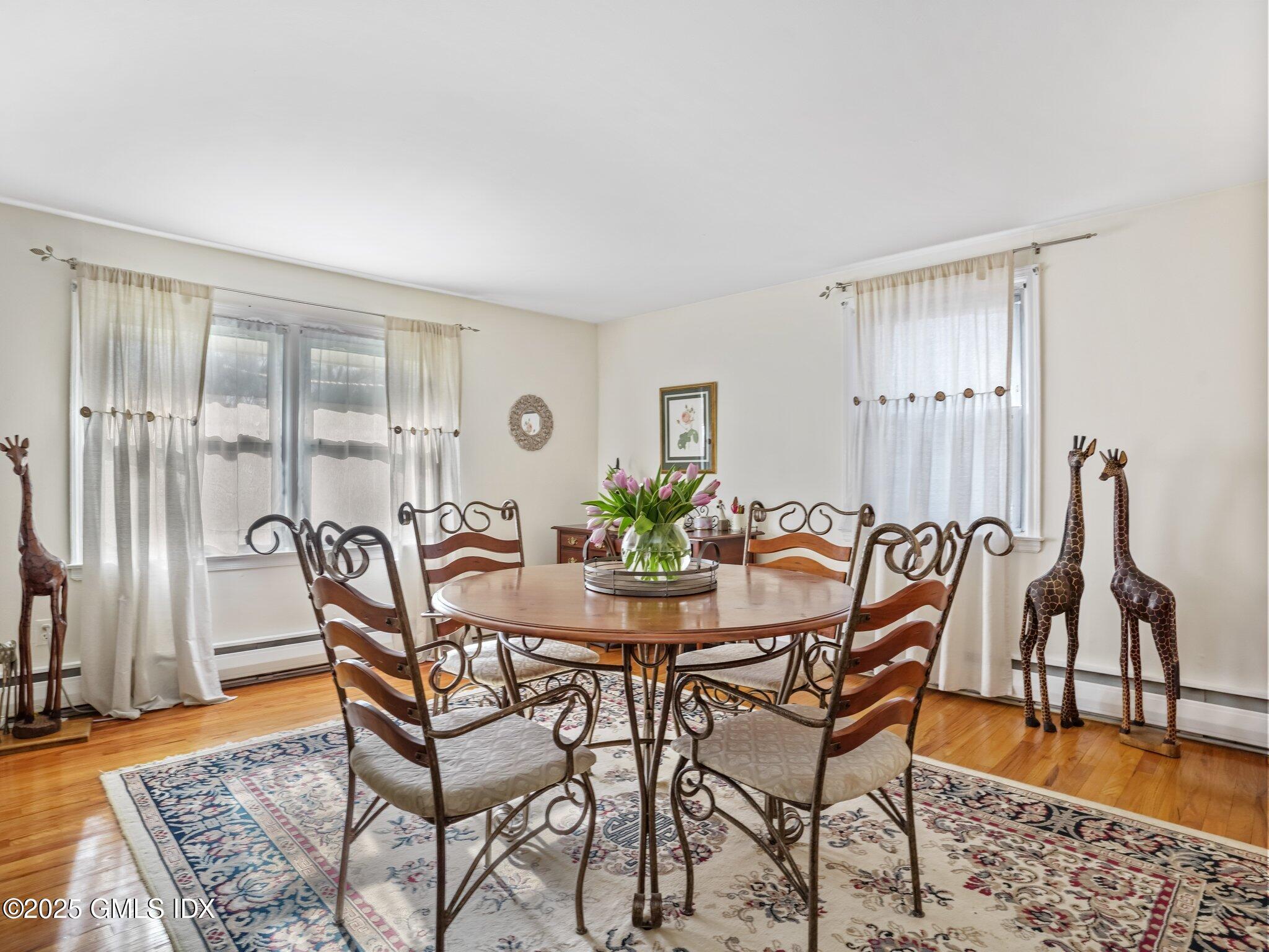 48 Meyer Place Riverside, CT 06878 - Photo 3 of 24 Living Room