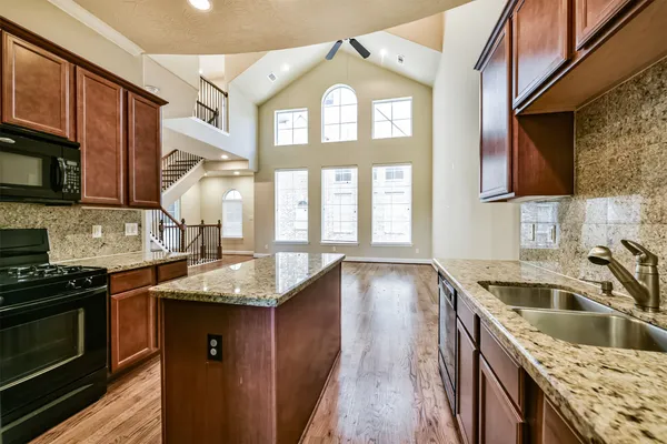 $2,700 | 1117 St Agnes Street, Unit C, Houston, TX 77030