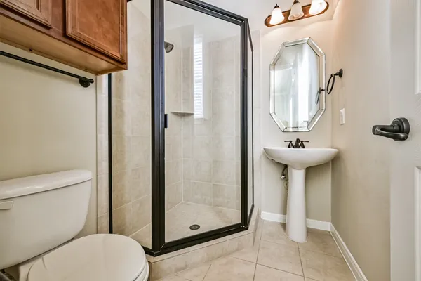 $2,700 | 1117 St Agnes Street, Unit C, Houston, TX 77030