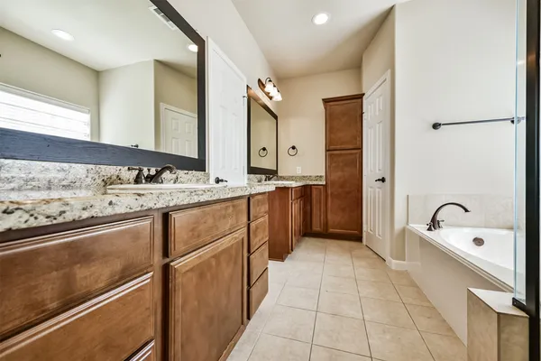 $2,700 | 1117 St Agnes Street, Unit C, Houston, TX 77030