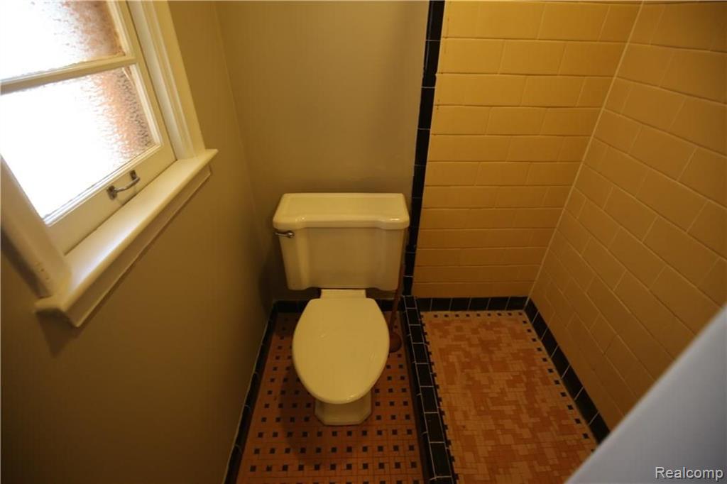 32134 Warren Road Westland, MI 48185 - Photo 18 of 20