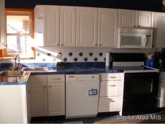 2179 Arcadia Road Jacksonville, IL 62650 - Photo 8 of 18