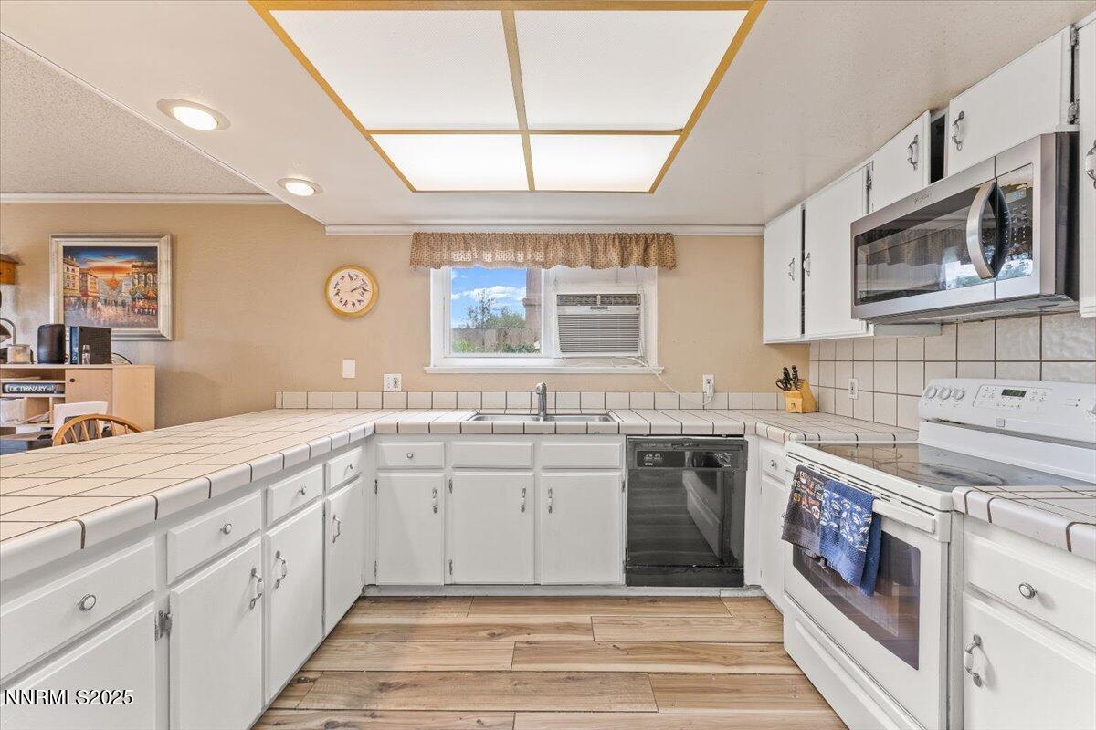4415 Leche Way Reno, NV 89502 - Photo 12 of 36 12-4415 Leche Way Sparks NV 89502-12