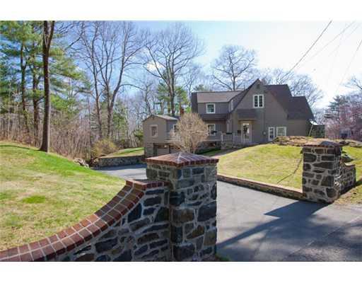 33 Wood Road Cape Elizabeth, ME 04107 - Photo 23 of 25 Parking Lot/Garage. The Brick and...