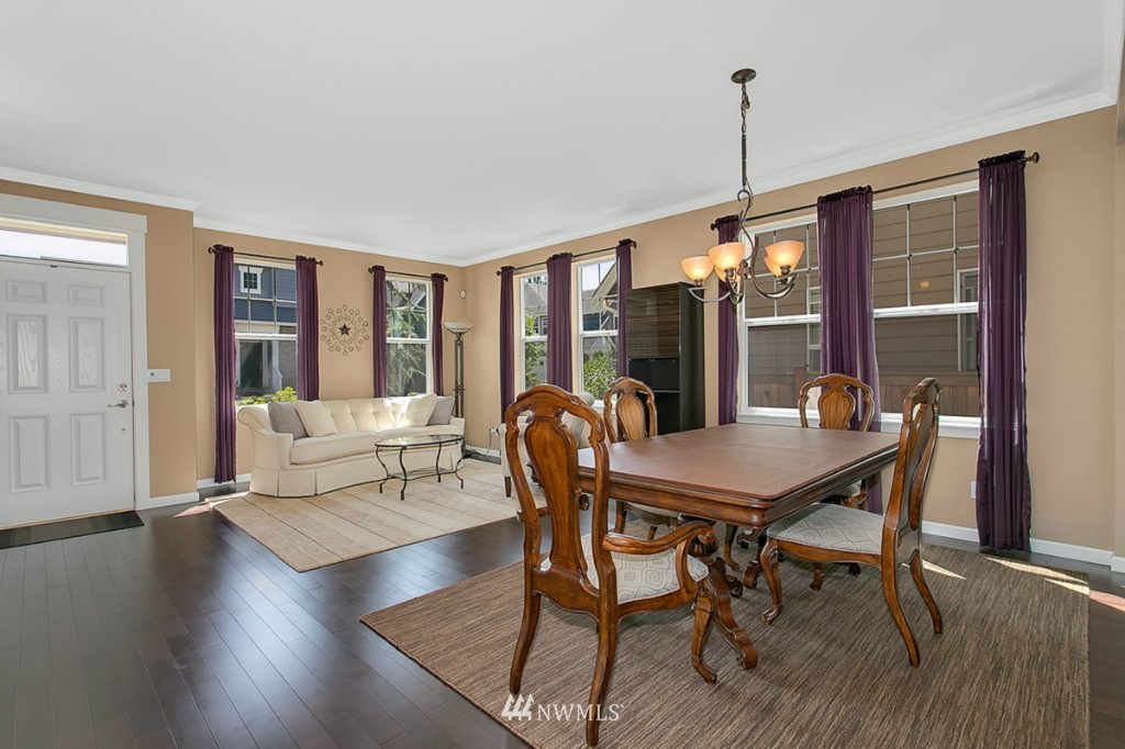 655 Kitsap Avenue Northeast Renton, WA 98059 - Photo 2 of 15