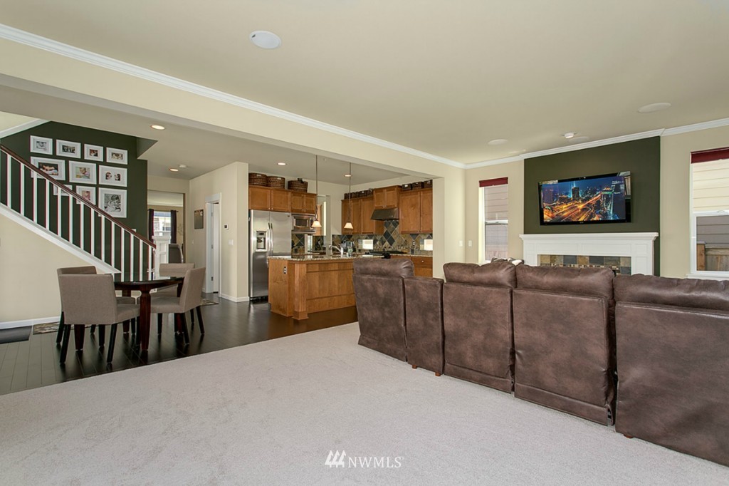 655 Kitsap Avenue Northeast Renton, WA 98059 - Photo 5 of 15