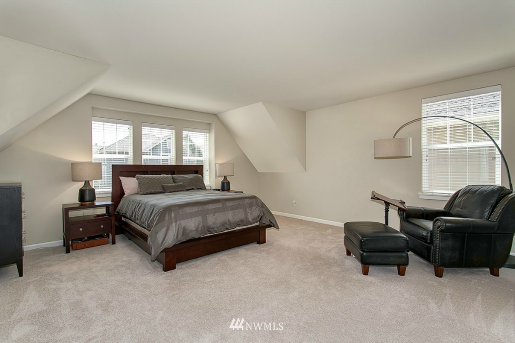 655 Kitsap Avenue Northeast Renton, WA 98059 - Photo 7 of 15