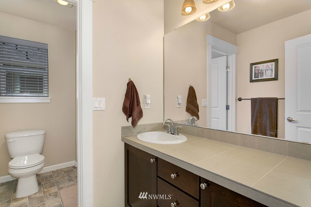 655 Kitsap Avenue Northeast Renton, WA 98059 - Photo 8 of 15