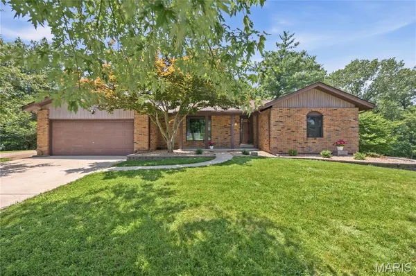 $350,000 | 2108 Olde Winery Road, Oakville, MO 63129