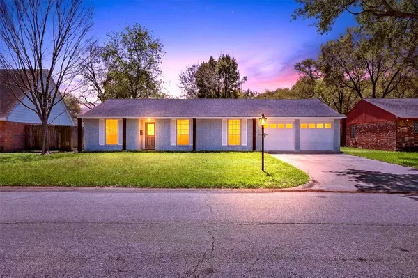 $370,000 | 9611 Highmeadow Drive, Houston, TX 77063