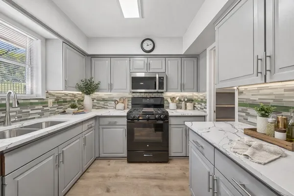 $370,000 | 9611 Highmeadow Drive, Houston, TX 77063
