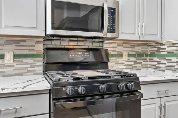 $370,000 | 9611 Highmeadow Drive, Houston, TX 77063