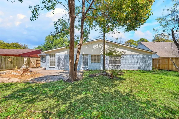 $370,000 | 9611 Highmeadow Drive, Houston, TX 77063