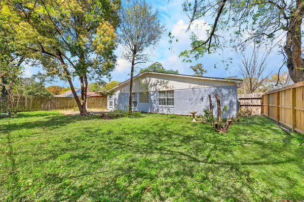 $370,000 | 9611 Highmeadow Drive, Houston, TX 77063