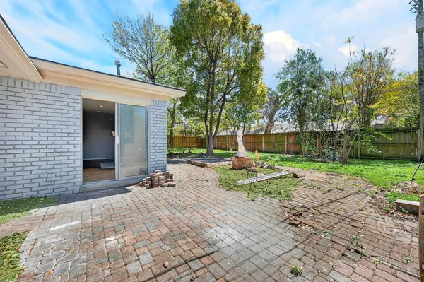 $370,000 | 9611 Highmeadow Drive, Houston, TX 77063