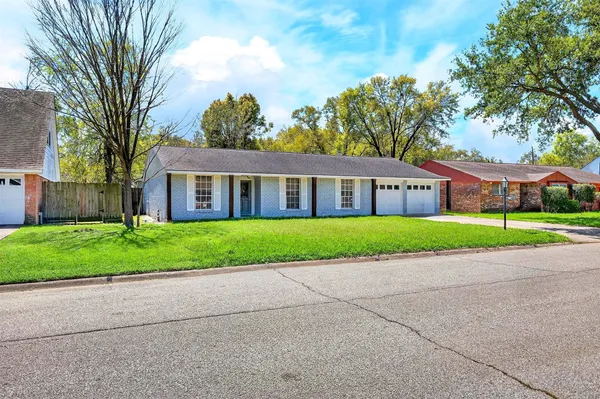 $370,000 | 9611 Highmeadow Drive, Houston, TX 77063