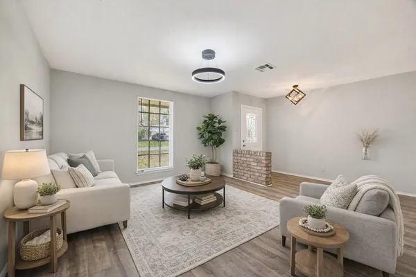 $370,000 | 9611 Highmeadow Drive, Houston, TX 77063